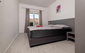 Apartments & Rooms Leon